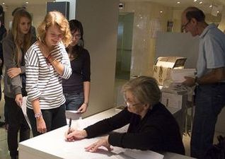 http://www.atelier-imaginaire.com/pics/dnld/Mireille%20Michel%20Alba%20-Jeu%2025-12%20%281%29.jpg